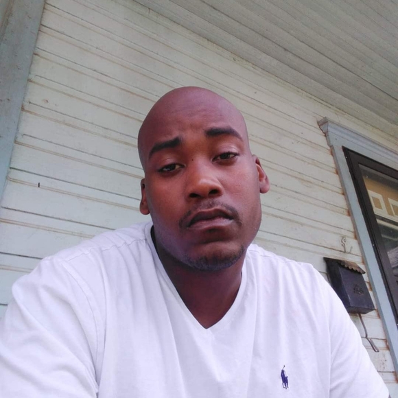 Profile Picture of Josh Rogers (@joshrogers637) on Poshmark