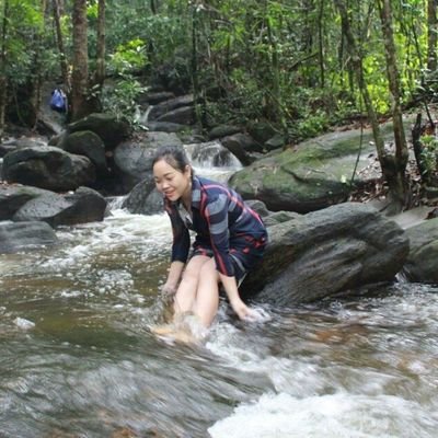 Profile Picture of Hue Nguyen (@HueNguy56010831) on Twitter