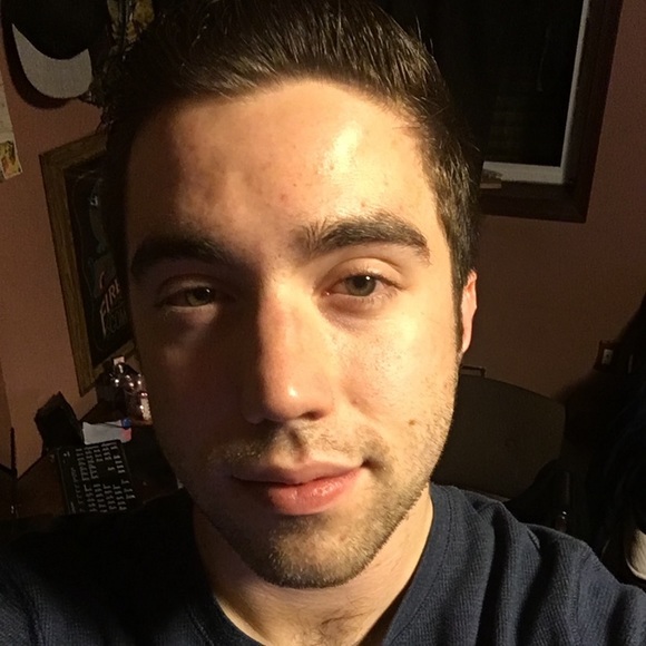 Profile Picture of David Luna (@cluboriginals) on Poshmark