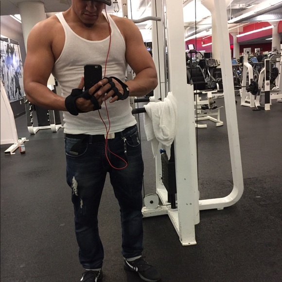 Profile Picture of Danilo Sanchez (@danilo1981) on Poshmark