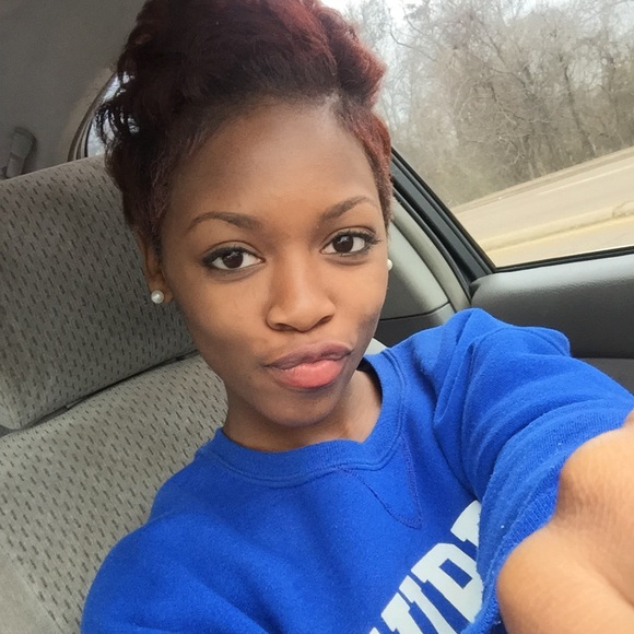 Profile Picture of Aliah Kinnard (@aliahk) on Poshmark