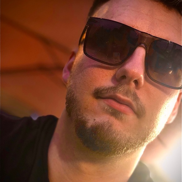 Profile Picture of Ryan Lehnertz (@rlehnertz) on Poshmark