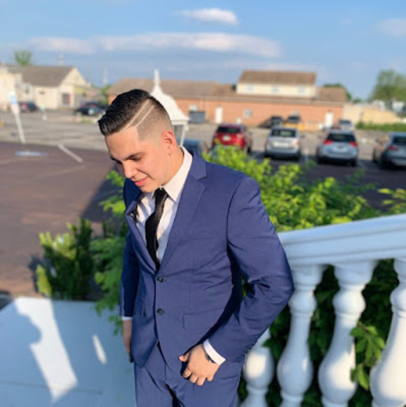 Profile Picture of Jona Sequeira (@jonasequeira) on Poshmark