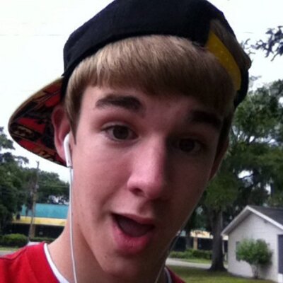 Profile Picture of Stripper Man Dan (@DanielSchelling) on Twitter