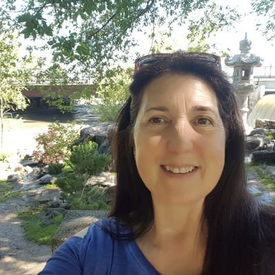 Profile Picture of Lori Maze (@lomaze) on Twitter