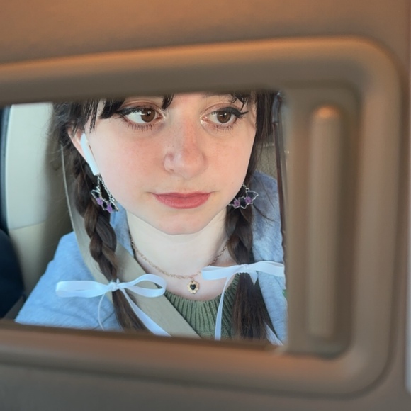 Profile Picture of Maurena Emslie (@maurenaemslie) on Poshmark