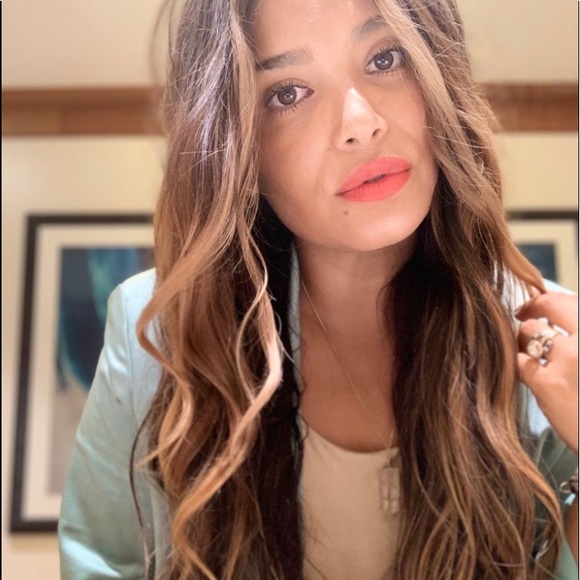 Profile Picture of Mariela Gray (@mariela_gray) on Poshmark
