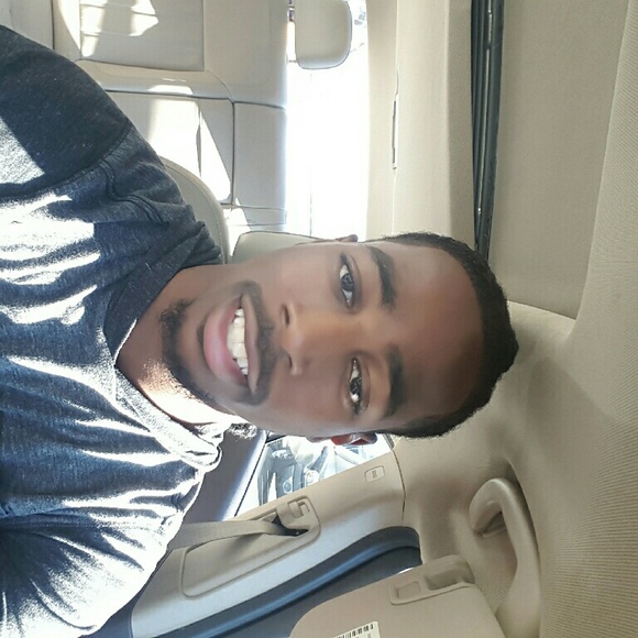 Profile Picture of Rondell Gould (@gould45) on Poshmark