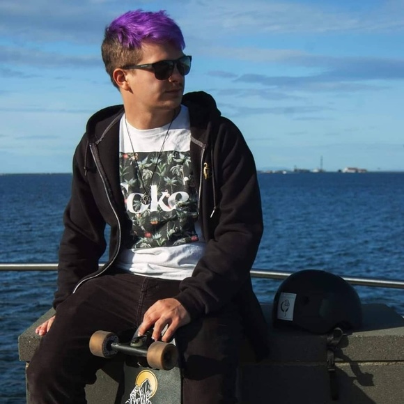 Profile Picture of Tomas Rodocker (@tomtomarodo) on Poshmark