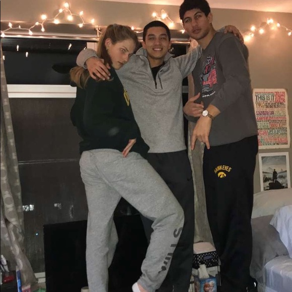Profile Picture of Mitchell Gomez (@mitchgom) on Poshmark