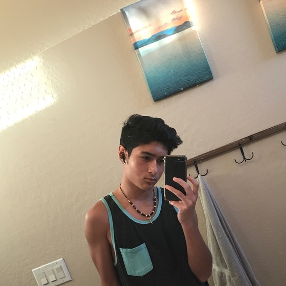 Profile Picture of Kekoa Unruh (@kekoaunruh) on Poshmark