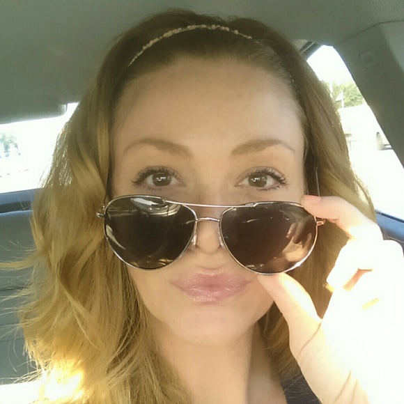 Profile Picture of Jodi Link (@jojo3me) on Poshmark