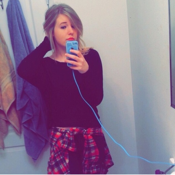 Profile Picture of Rachel Stubblefield (@rachelthewhiz) on Poshmark