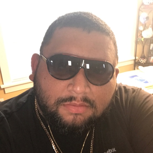 Profile Picture of James Cantu (@jamcan2) on Poshmark