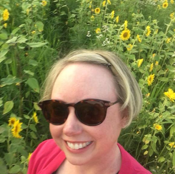 Profile Picture of Heather Mckay (@hmckay2003) on Poshmark