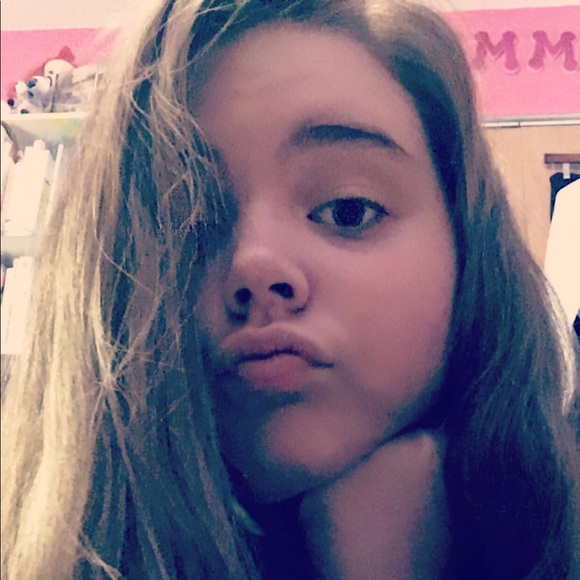 Profile Picture of Sammie Stricker (@sourlemon05) on Poshmark