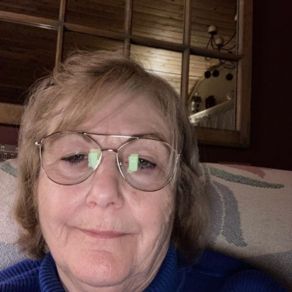 Profile Picture of Kathleen Stahovec (@kstahovec) on Poshmark