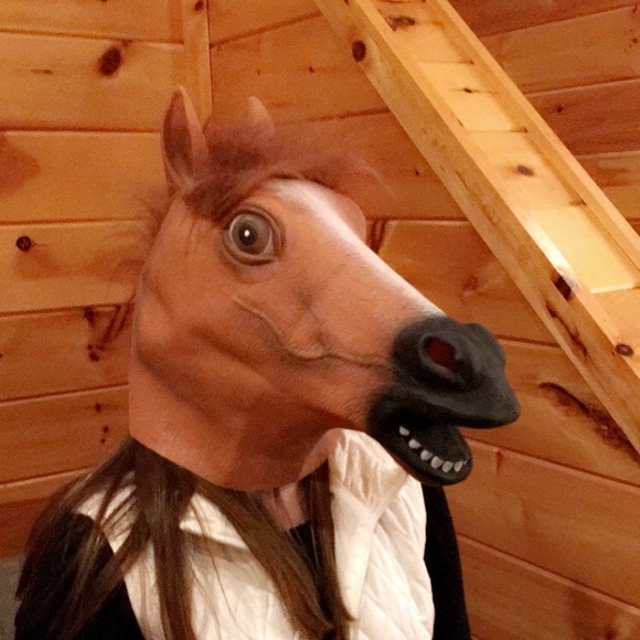 Profile Picture of Emily Wasyluka (@ekwazzz) on Poshmark