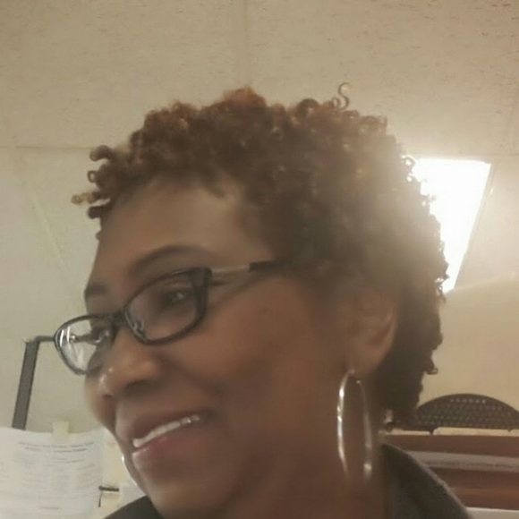 Profile Picture of Karen Connor (@karenconnor919) on Poshmark