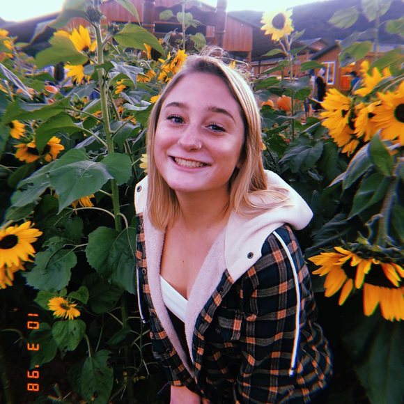 Brooke Custer - Poshmark Profile Picture of Brooke Custer (@brookiee_bearrr) on Poshmark