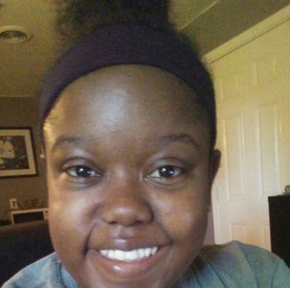 Profile Picture of Chatamberlyn Williams (@chatamberlyn) on Poshmark