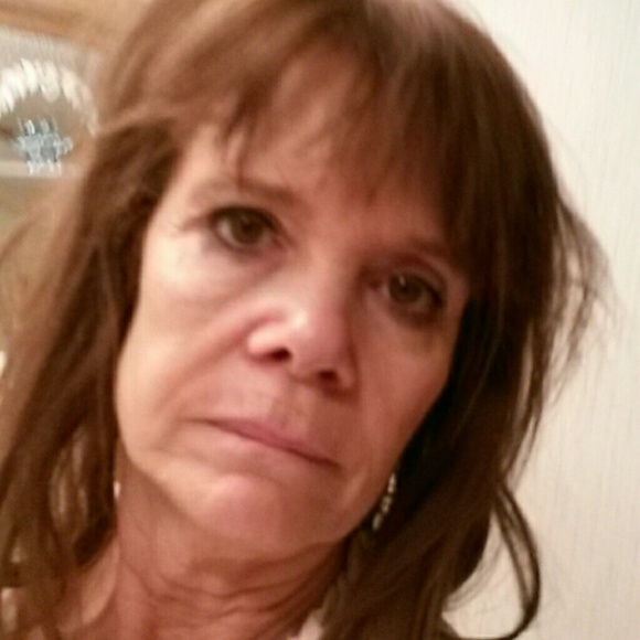 Profile Picture of Debra Metzger yates (@djyates) on Poshmark