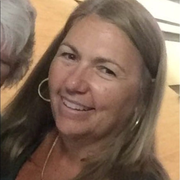 Profile Picture of Karen Tamburro (@karent61) on Poshmark