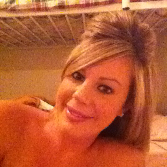Profile Picture of Jessica Box (@jnarde) on Poshmark