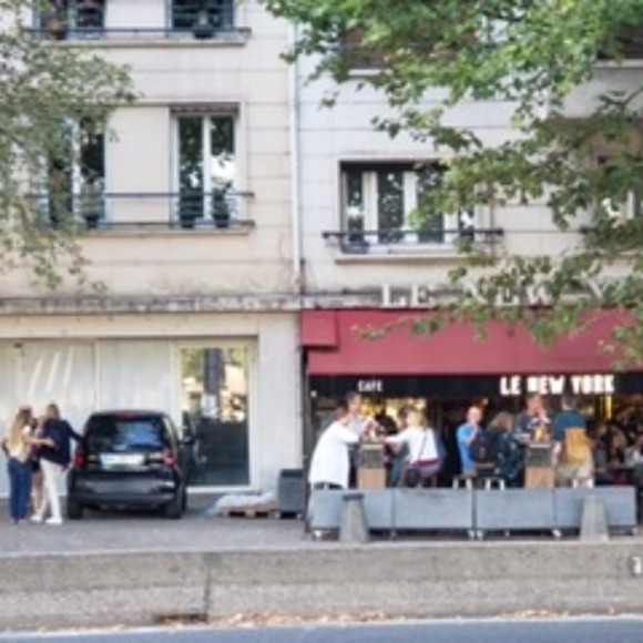 Profile Picture of Christy Tomascik (@christytomascik) on Poshmark