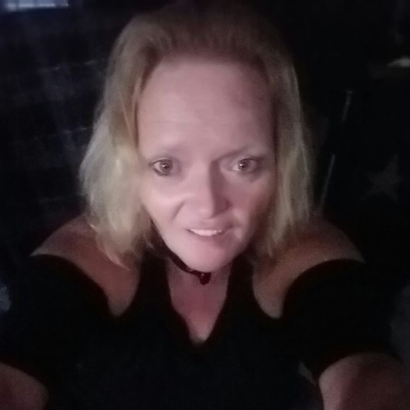 Profile Picture of Bobbi jo Conley (@bobbijo_conley) on Poshmark