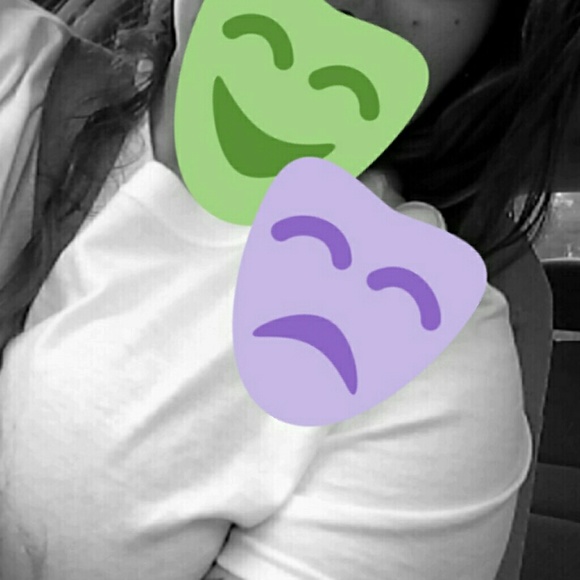 Profile Picture of Hazel Longworth (@hazieblaze) on Poshmark