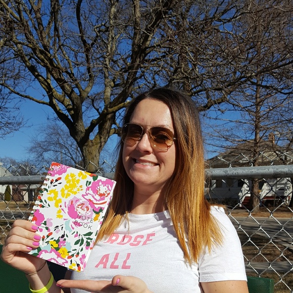 Profile Picture of Joanna Adamczewski (@joannapa85) on Poshmark