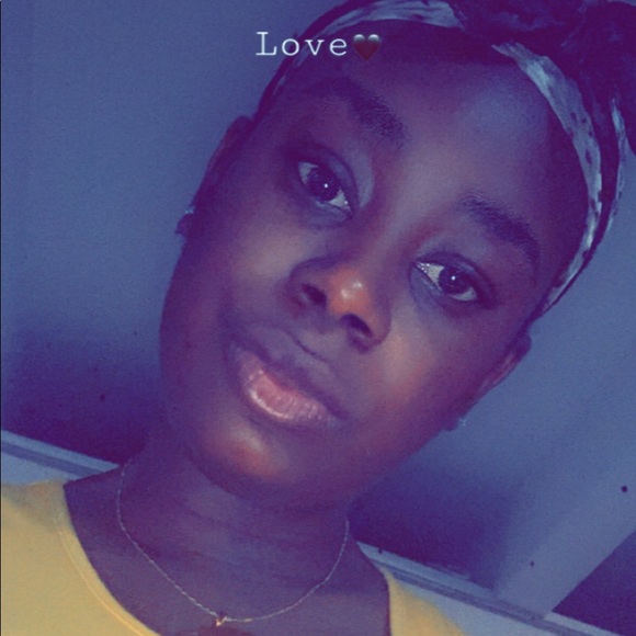 Profile Picture of Danae Dobbs (@danaedobbs24) on Poshmark