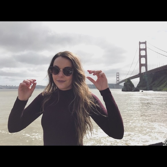 Profile Picture of Sandra Wallace (@sandramw_) on Poshmark