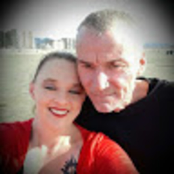 Profile Picture of Ava Wallace (@avawallace1977) on Poshmark