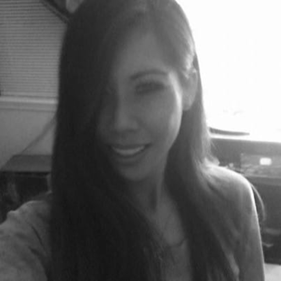 Profile Picture of Cami Molohon (@camimolohon) on Poshmark