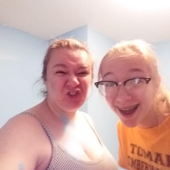 Profile Picture of Amber Danielson (@amberdanielson) on Poshmark