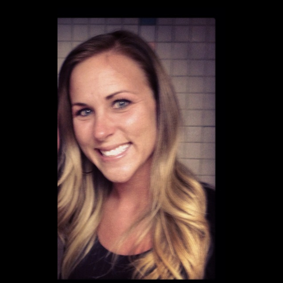 Profile Picture of Bonnie Jordan (@bonbon3) on Poshmark