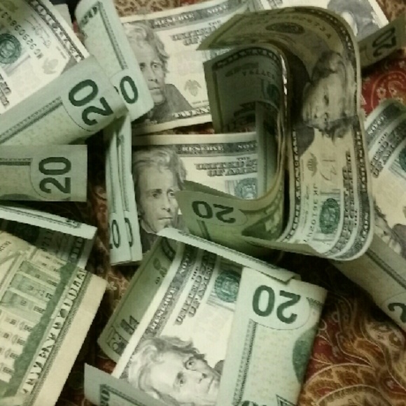 Profile Picture of Fred John (@moneymaker2k17) on Poshmark