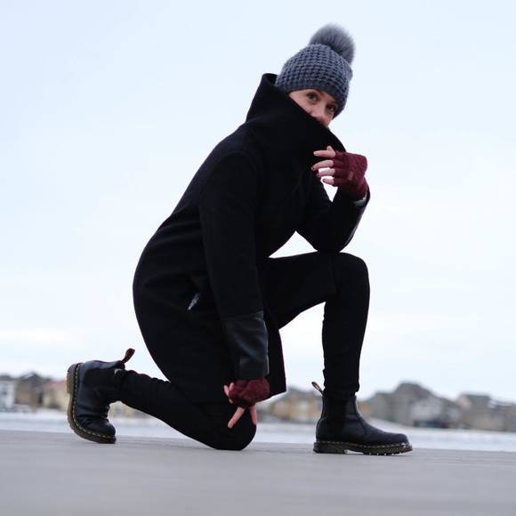 Profile Picture of Jen Doty (@jnnfrbck87) on Poshmark