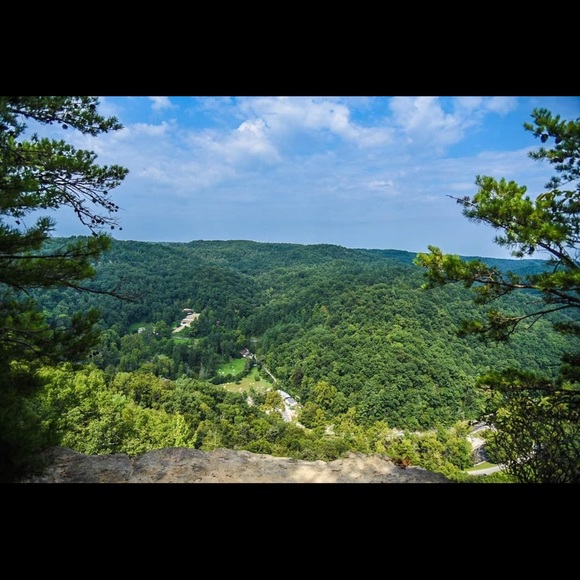 Profile Picture of Ashley Lansaw (@ashley_lansaw) on Poshmark