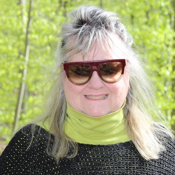 Profile Picture of Candace Fraser (@cfraser59) on Poshmark