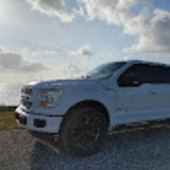 Profile Picture of Charles Linsinbigler (@charles232010) on Poshmark