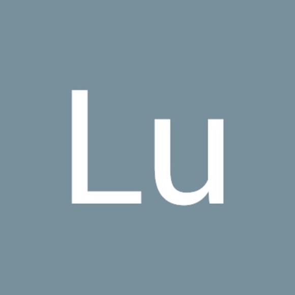 Profile Picture of Lu Su (@moselle28) on Poshmark