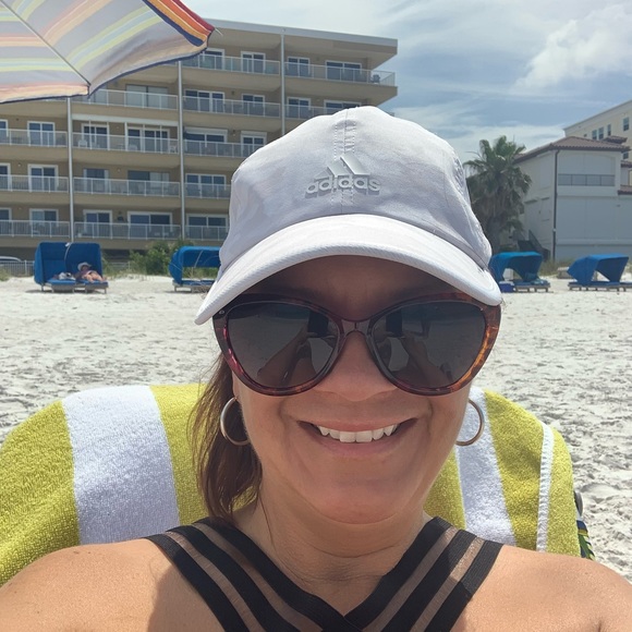 Profile Picture of Lisa Bahr (@ladybug796) on Poshmark
