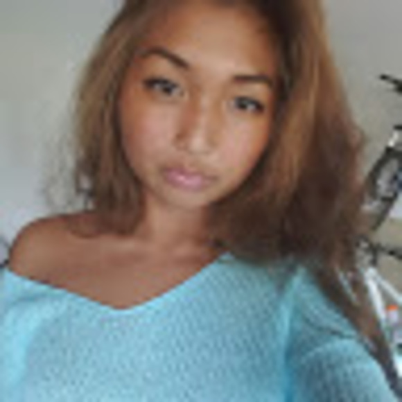 Profile Picture of Avery Conway (@averysea123) on Poshmark