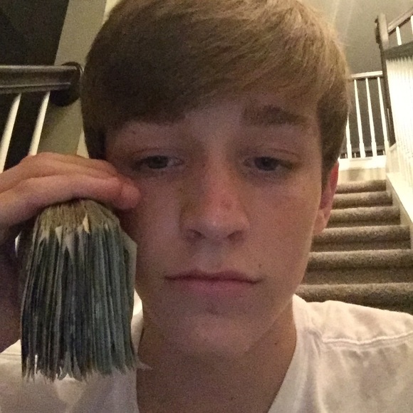 Profile Picture of Conner Barkie (@cbark22700) on Poshmark