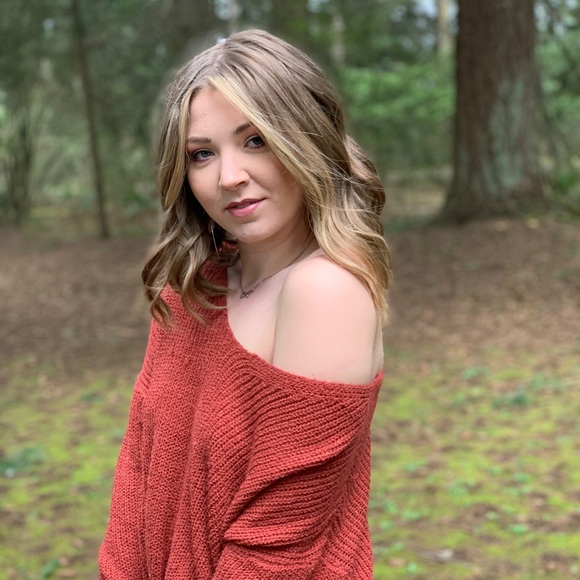 Profile Picture of Kelly Stringfellow (@kstringfellow3) on Poshmark