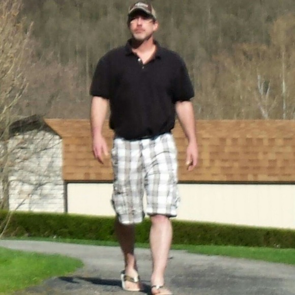 Scott Bernabo - Poshmark Profile Picture of Scott Bernabo (@scottbernabo) on Poshmark