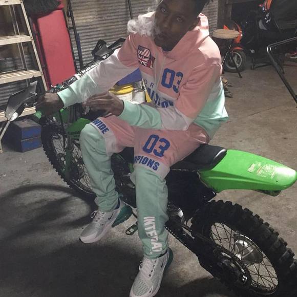 Profile Picture of Jonathan Ogburn (@jonathanogburn) on Poshmark